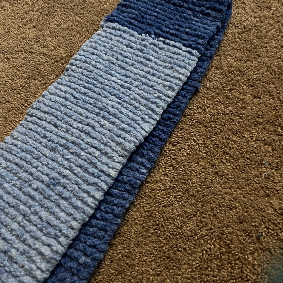 Bernat XXL homemade knitted scarf different blues! - Picture 4 of 7